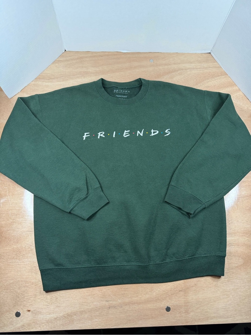 Friends TV Series Sweatshirt Mens L Green Graphic Crewneck Pullover